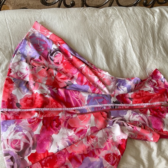 Vince Camuto dress - Picture 6 of 8